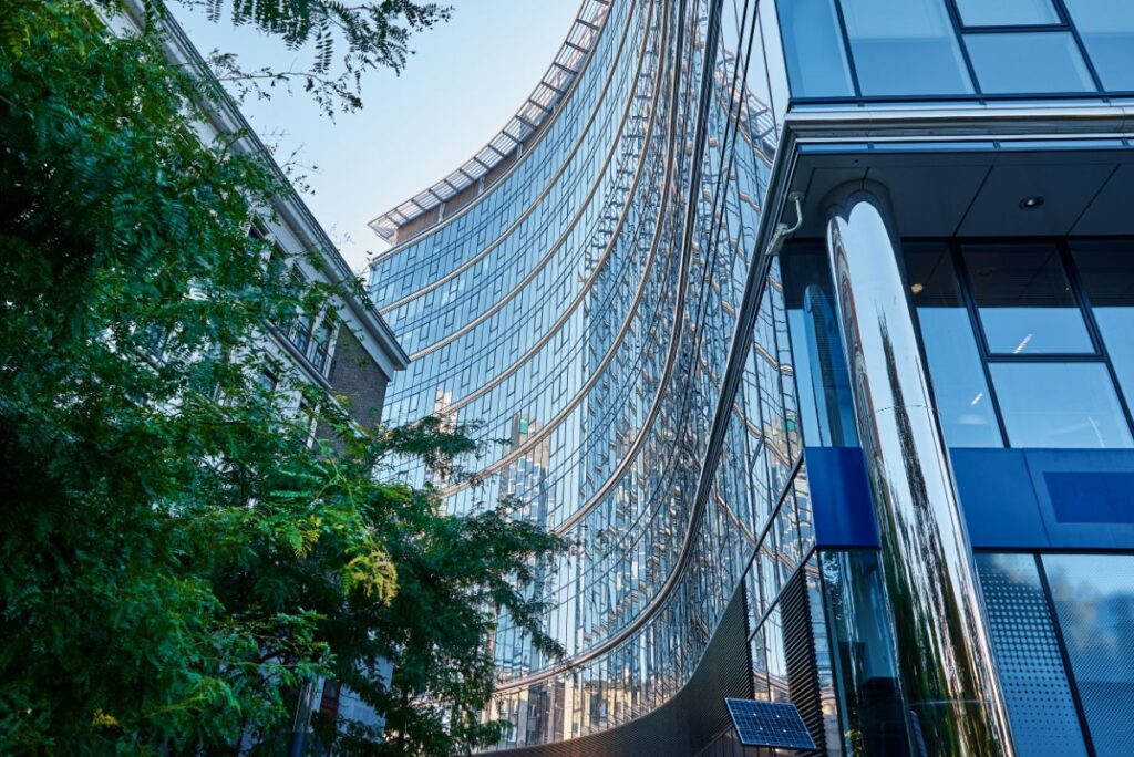 7 Reasons Why Landscaping is Important for Your Business