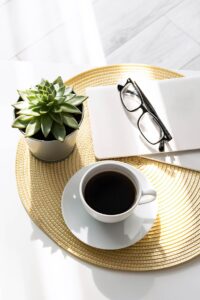 7 Benefits of Having a Plant on Your Desk